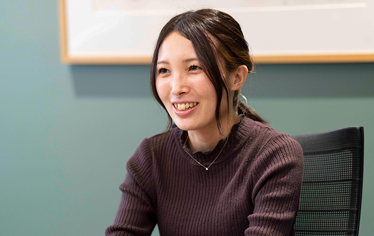インタビューの様子